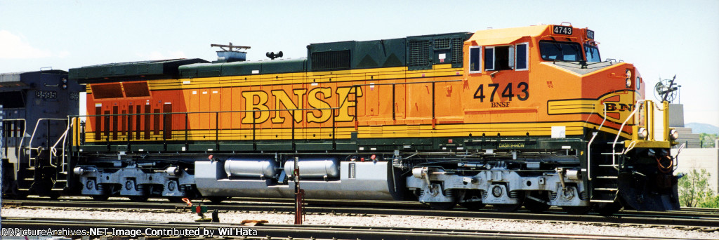 BNSF C44-9W 4743